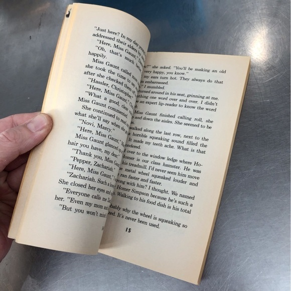 Ghosts of Fear Street: Who’s Been Sleeping in My Grave? By: R.L. Stine book - Picture 4 of 6